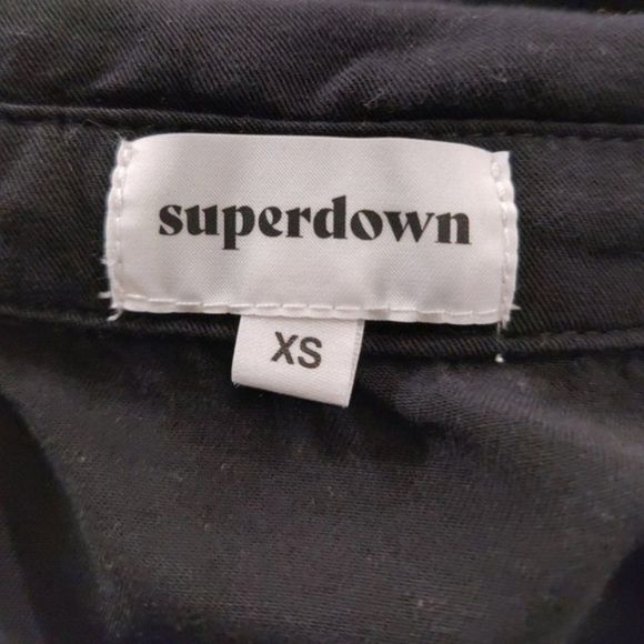 Superdown Backless Button Up Cropped Blouse - Picture 8 of 9